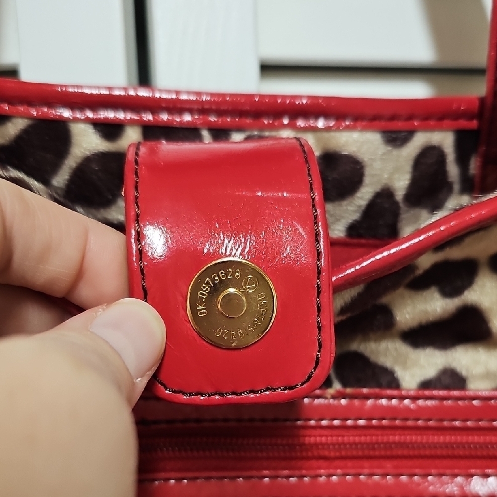 Vintage Bath & Body Works Leopard Tote with Red Trim And Red Satin Lining - Picture 6 of 15